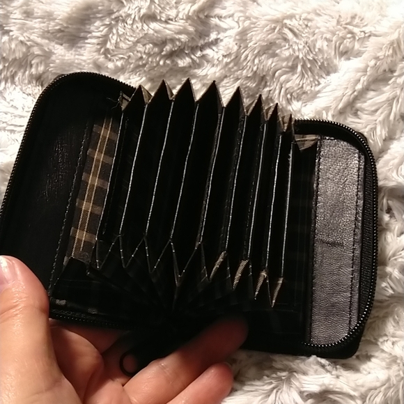 Black Leather-Free Card Holder - Picture 8 of 13